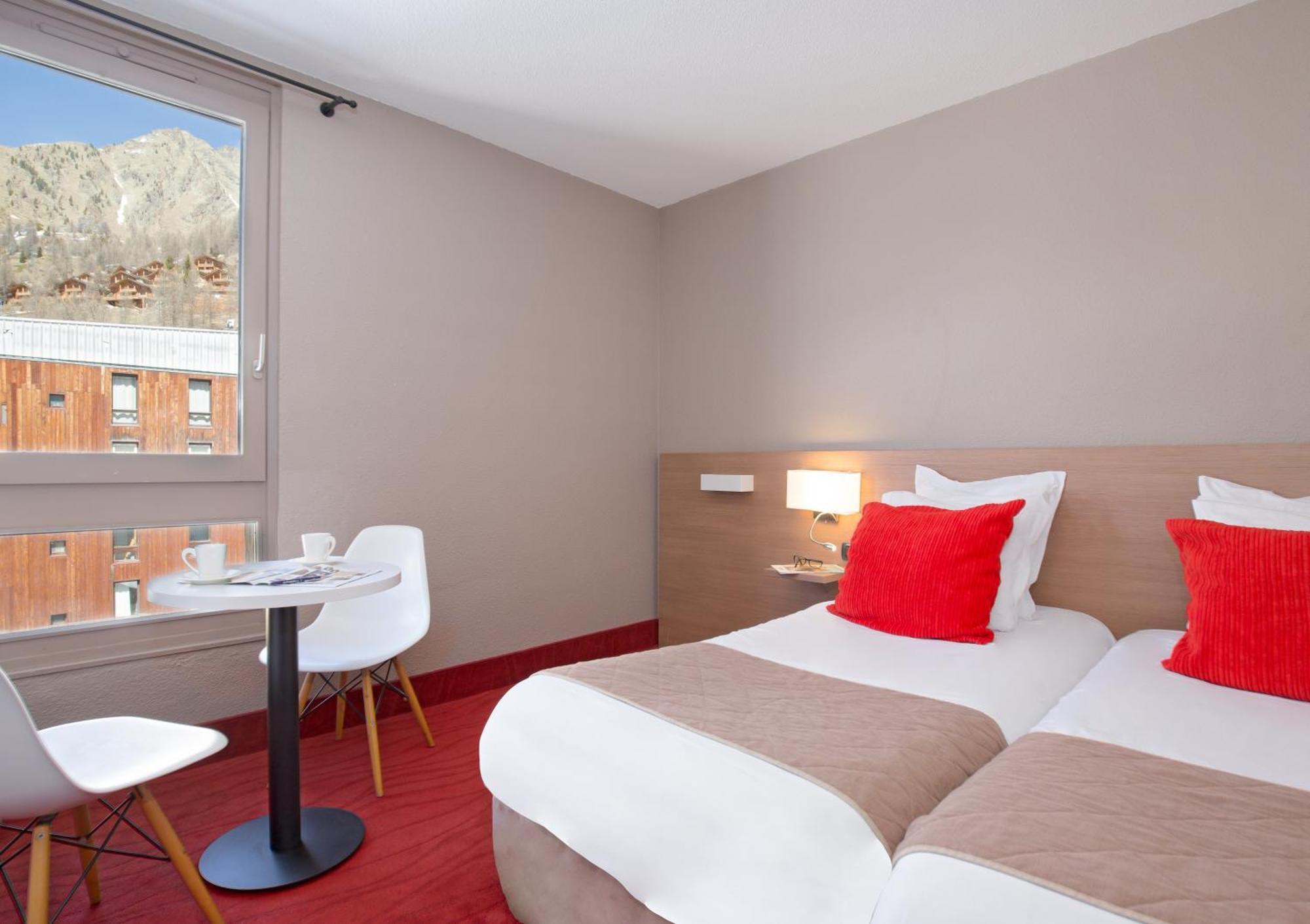 Sowell Hotels Le Pas Du Loup Ізола-2000 Екстер'єр фото