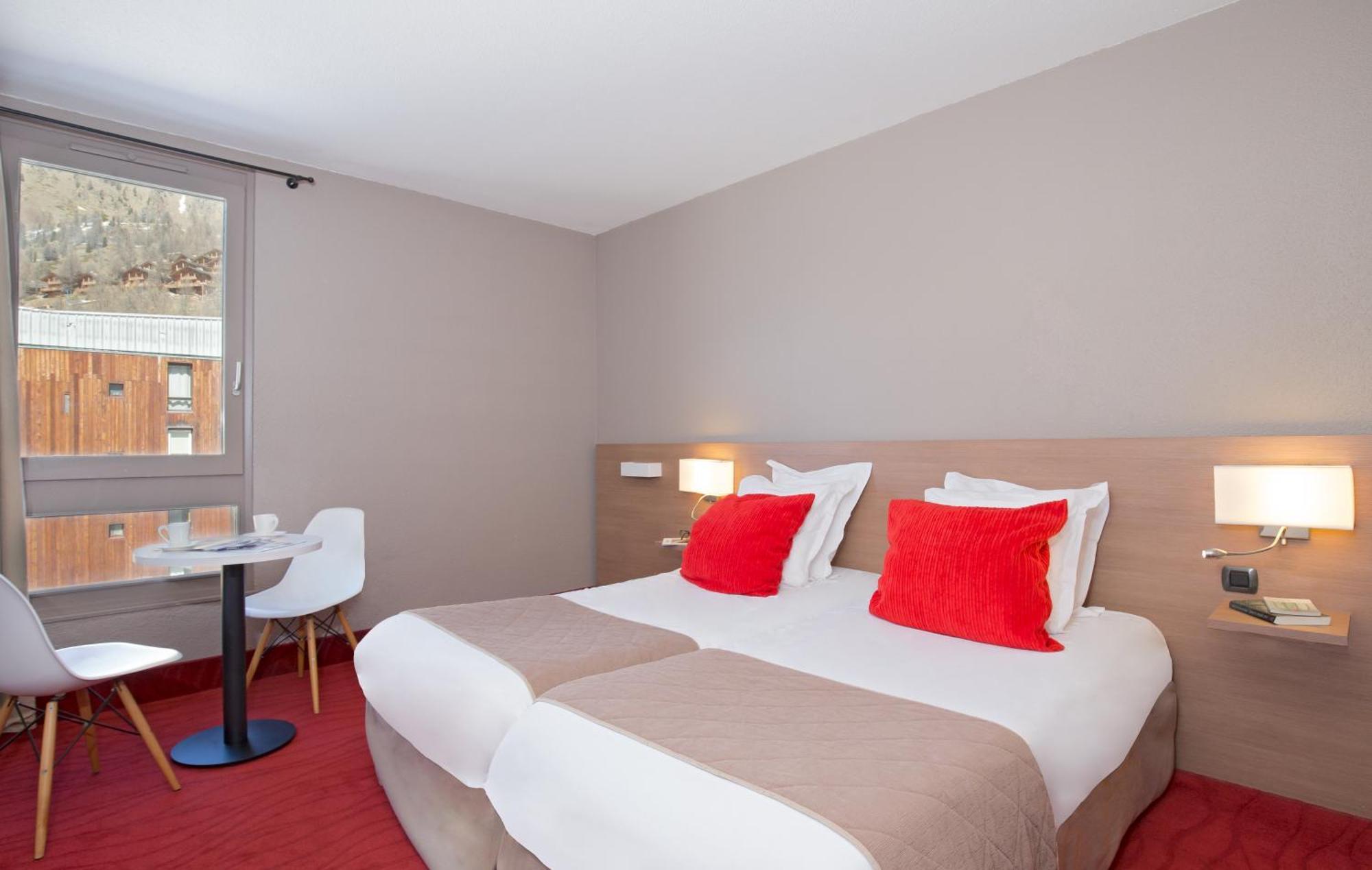 Sowell Hotels Le Pas Du Loup Ізола-2000 Екстер'єр фото